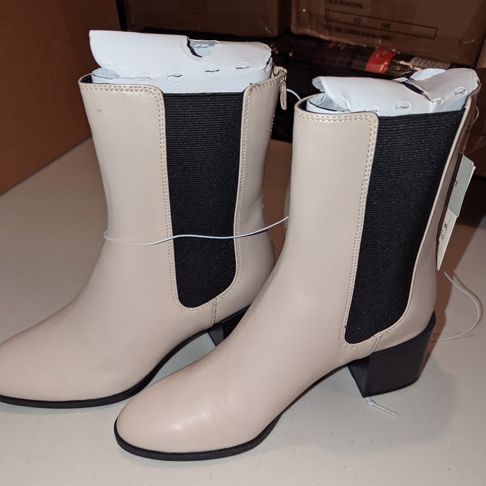 Women's boots by Itzel